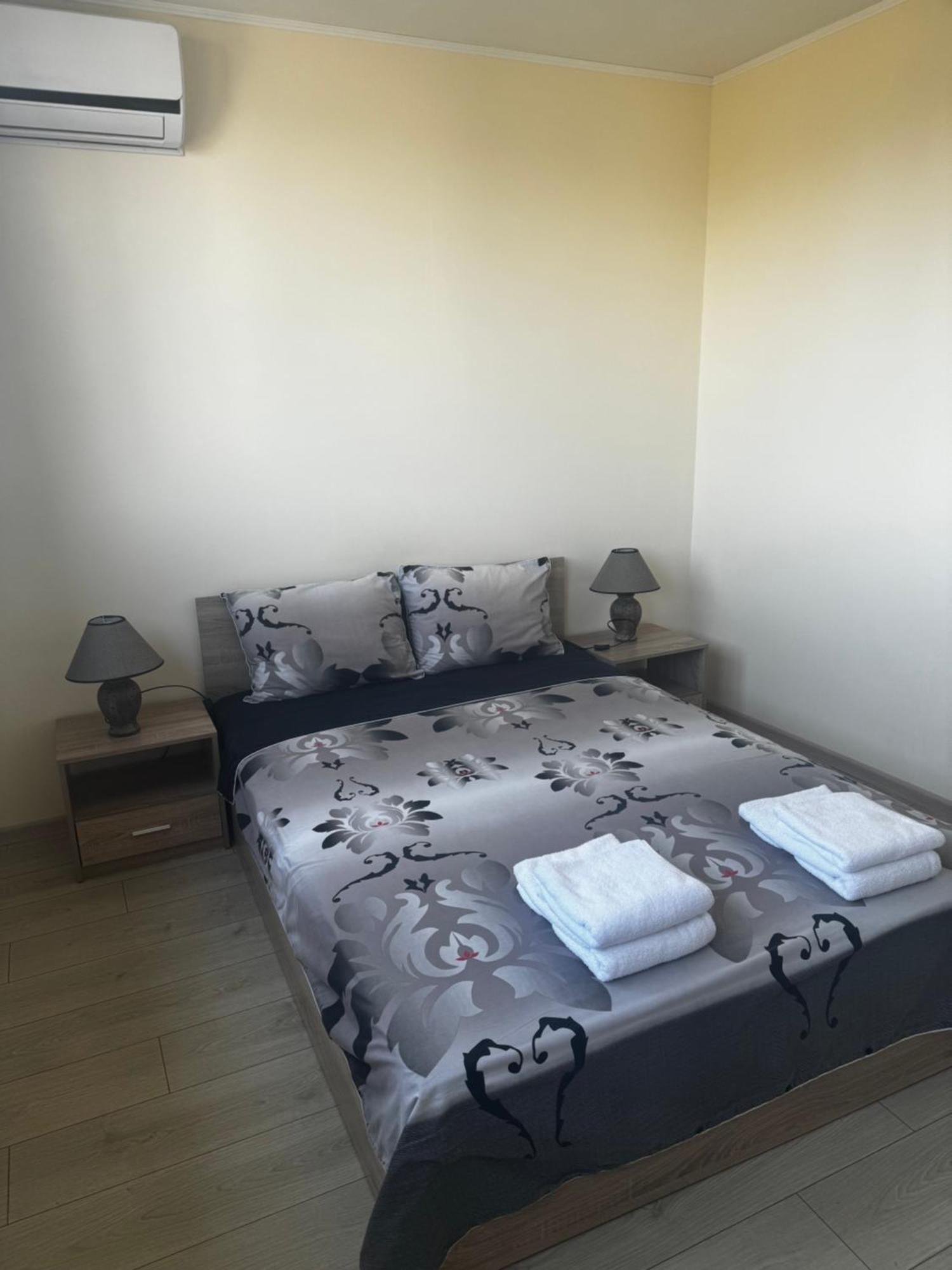 Avelov Art Apartment ブルガス エクステリア 写真